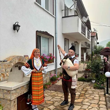 Rosenovi Πανσιόν Lyaskovo (Smolyan)