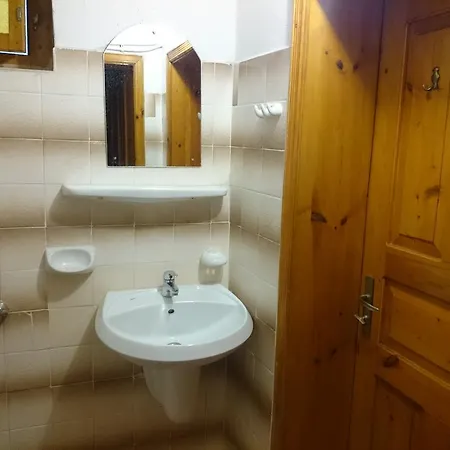 Rosenovi Πανσιόν 3*