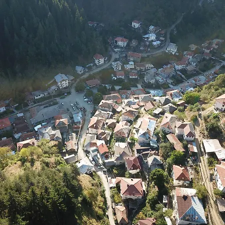 Rosenovi Guest house 3*
