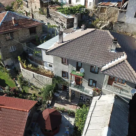 Rosenovi Guest house 3*