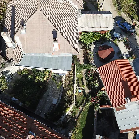 Rosenovi Guest house 3*