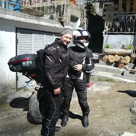 Πανσιόν Rosenovi